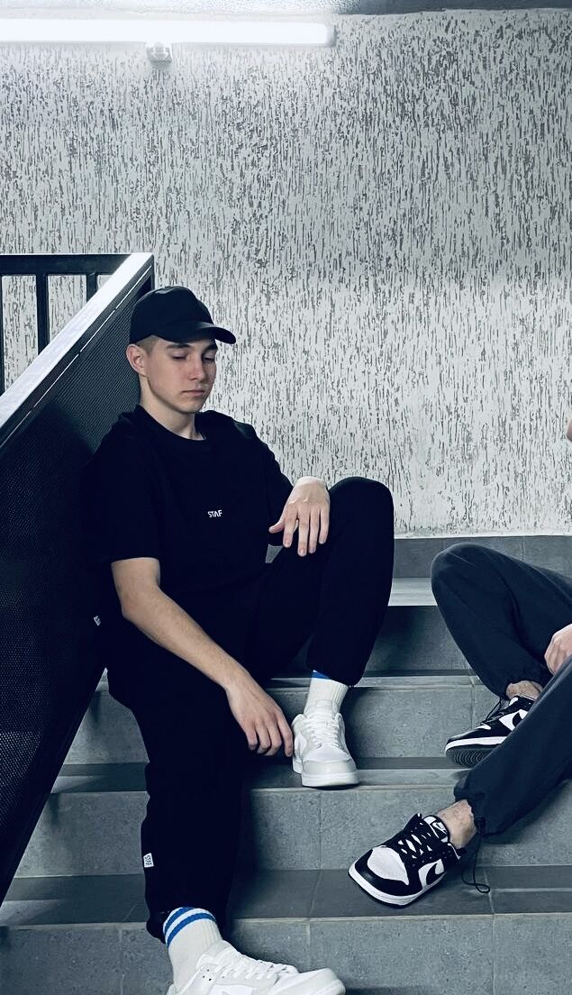  ,   Ghostwelov, 24 ,     , c 