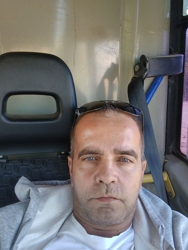  46869198  , 44 ,    