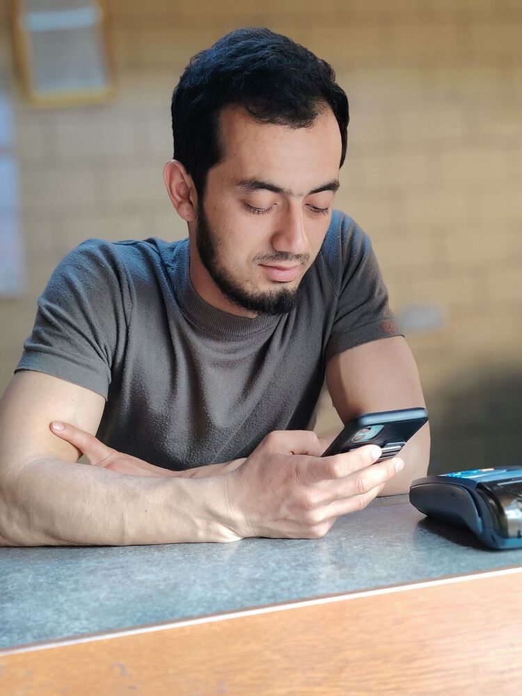  54061288  Bobur, 24 ,    