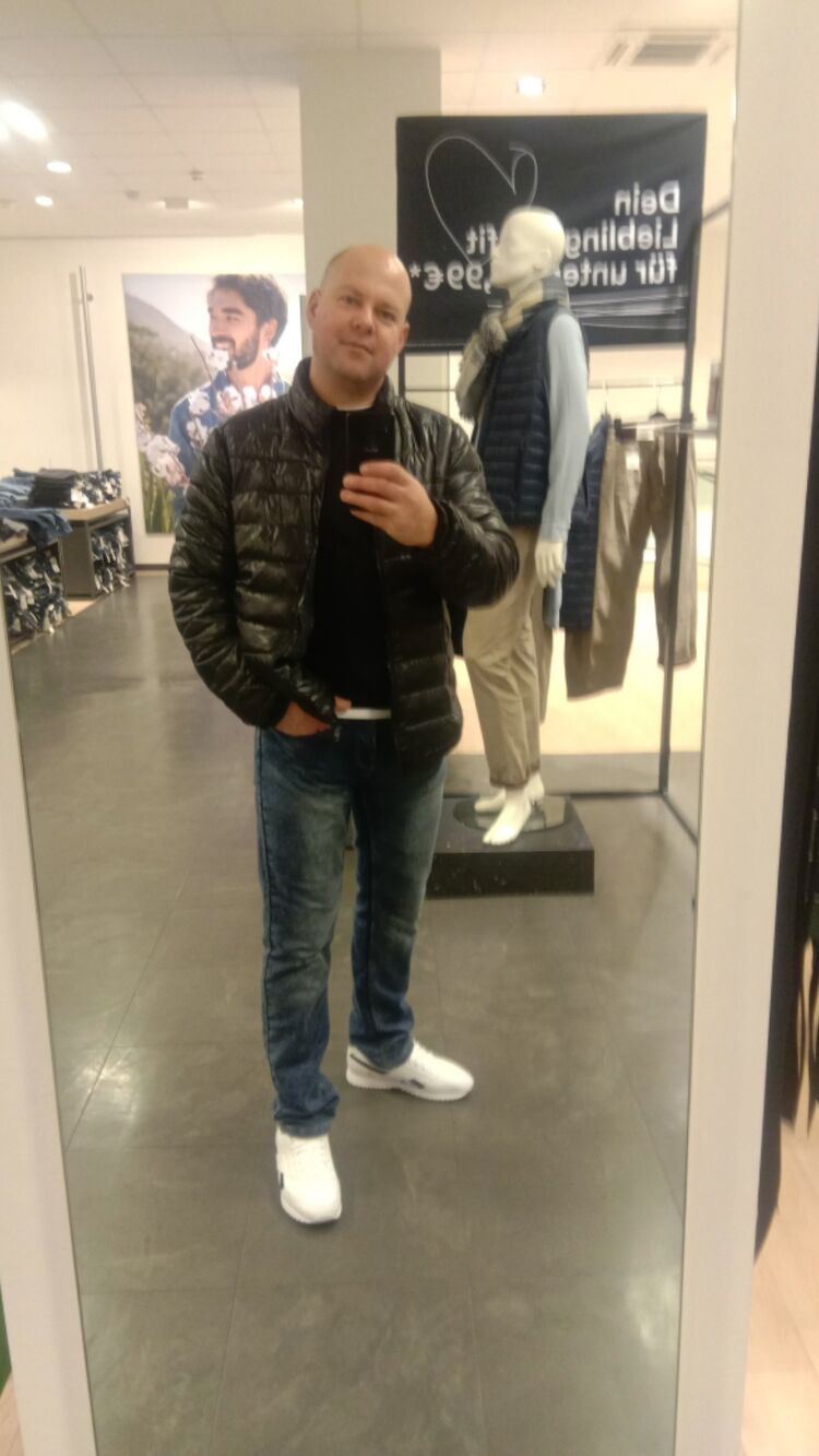  32196648  , 41 ,    