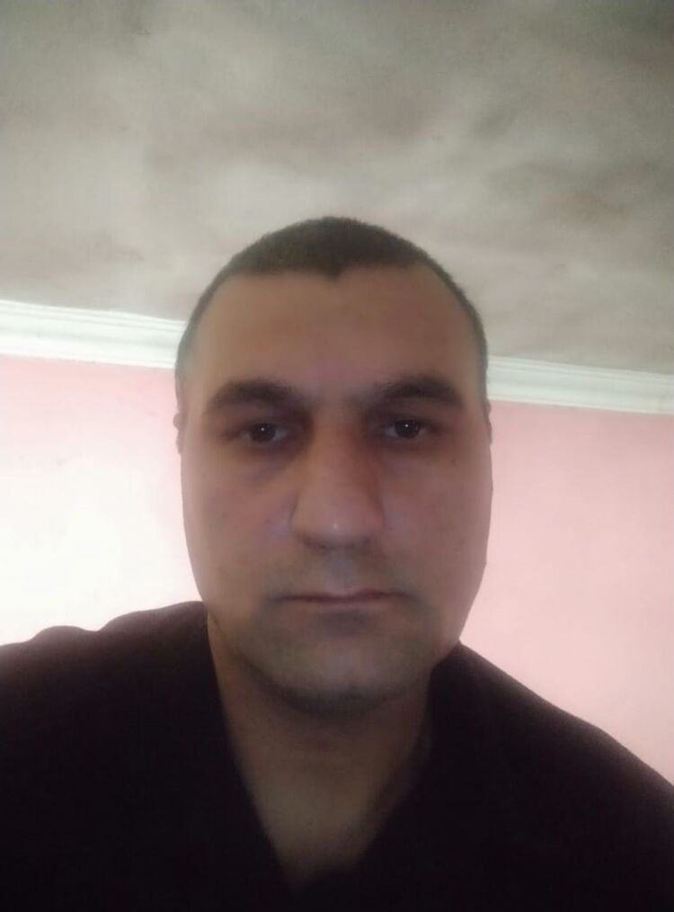  38539228  Fuad, 47 ,    