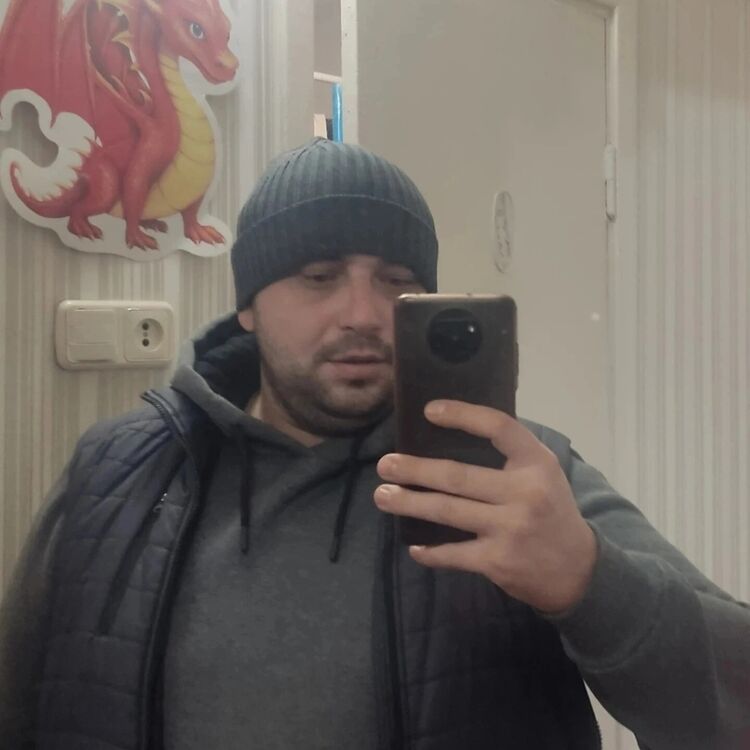  52985798  , 32 ,    