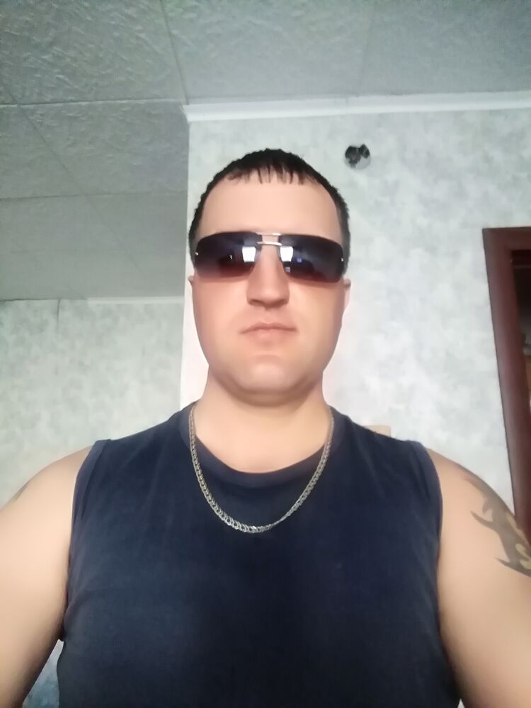  31738828  , 37 ,    