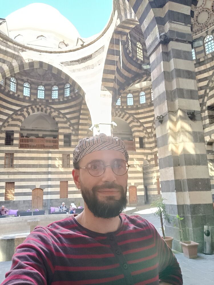  54067358  Yaseer, 37 ,    