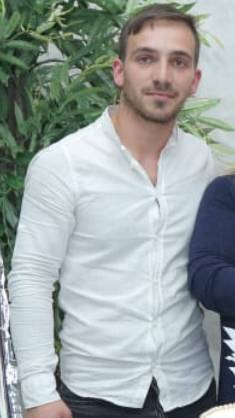  53311268  Hayk, 24 ,    