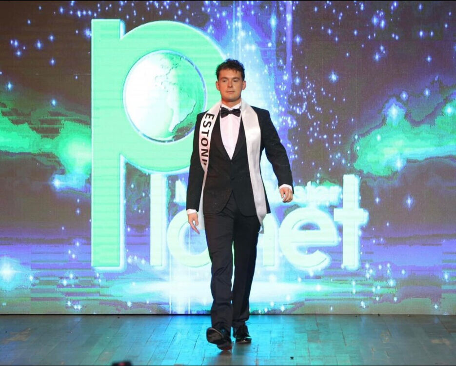  40665318  , 33 ,    -