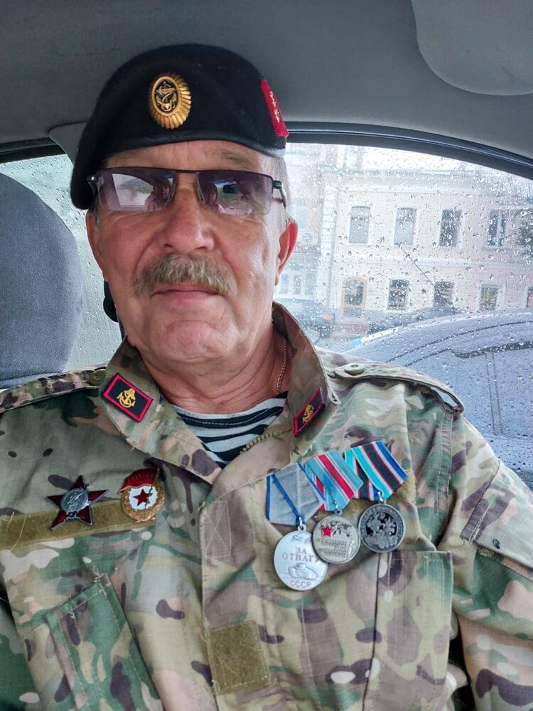  44393128  , 69 ,    
