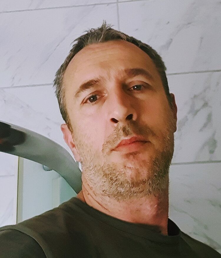  ,   Bojan, 40 ,   c 