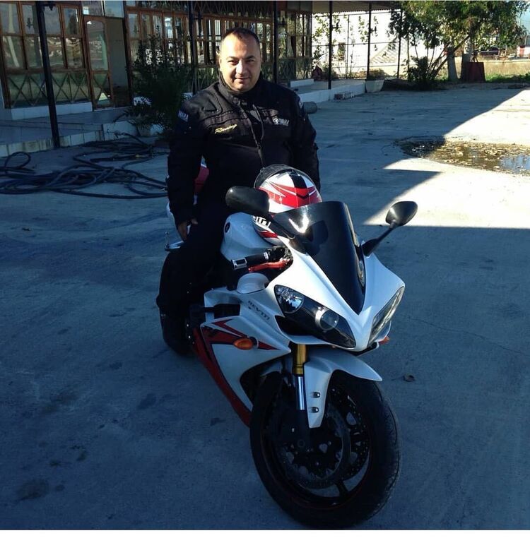  43808778  Caner, 44 ,    