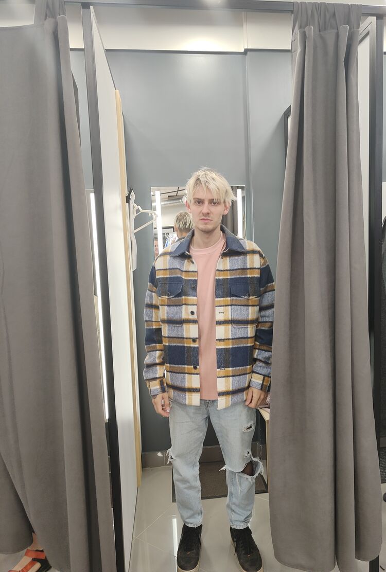  54099478  Makar, 21 ,    