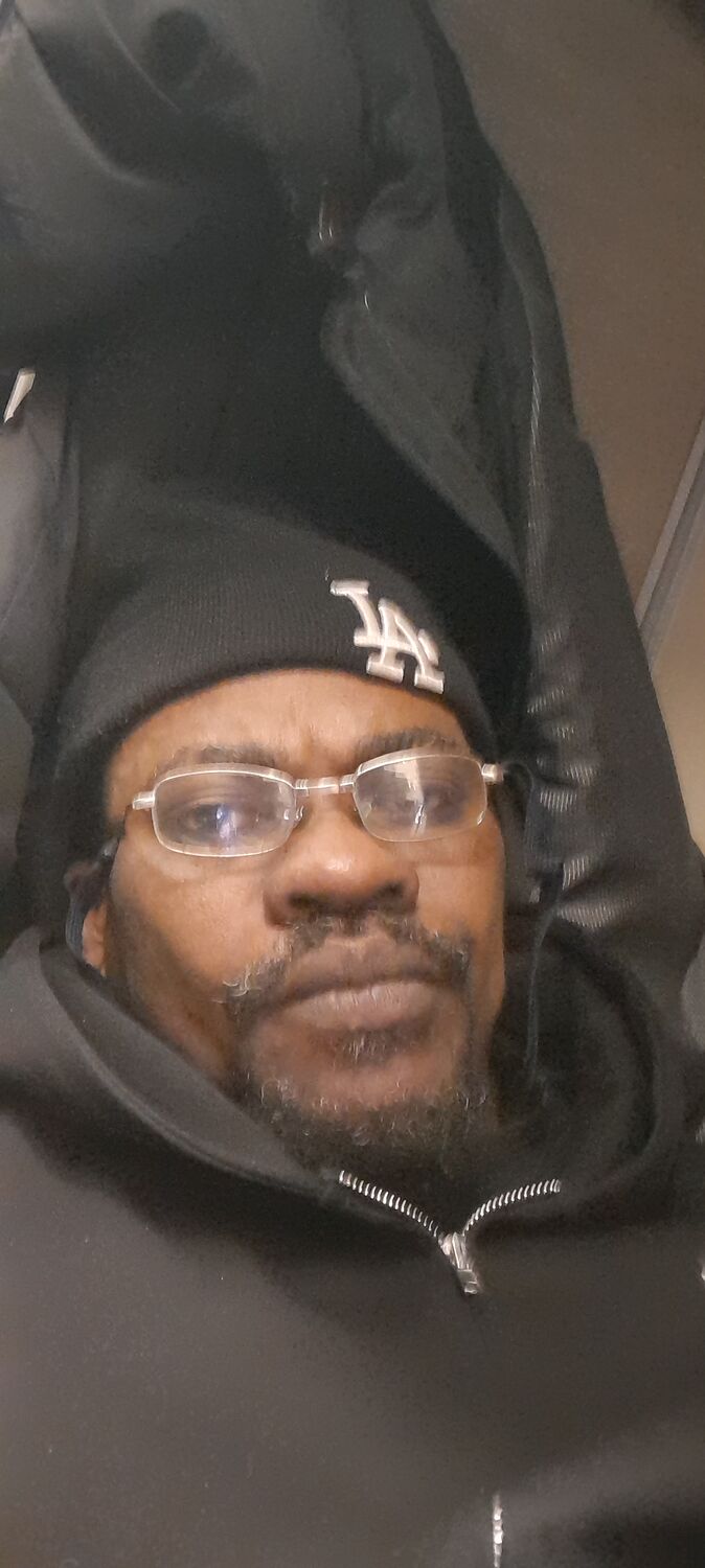  48204448  Philip, 47 ,    
