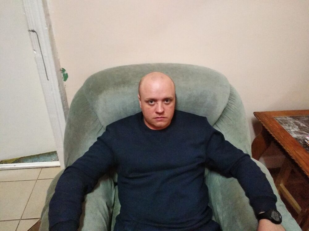  21145548  Slava, 39 ,    