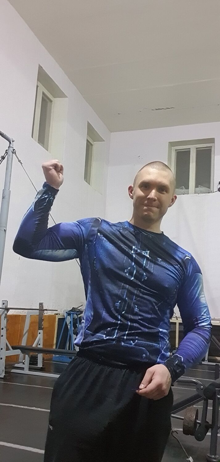  33150938  Anatolii, 33 ,    