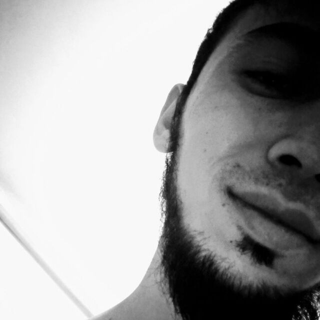  39759258  Davrik, 25 ,    