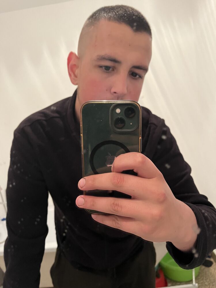  53123698  , 24 ,    