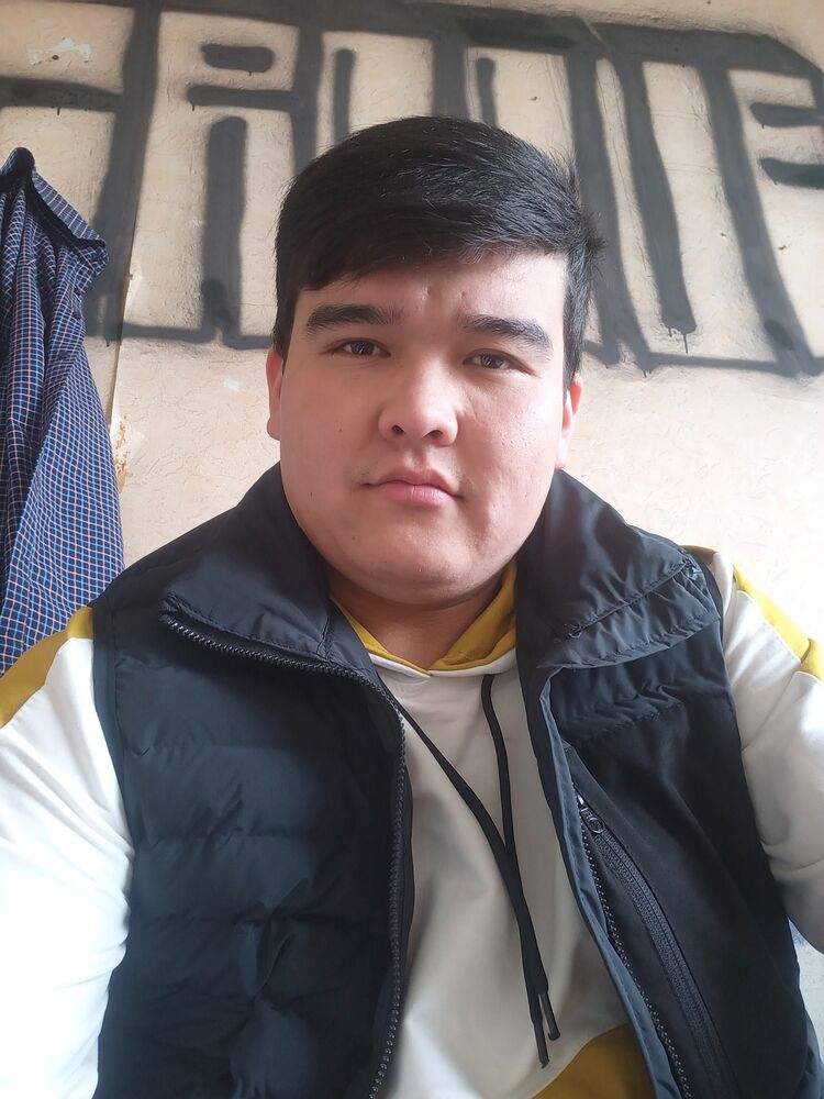  33990298  Temur, 28 ,    