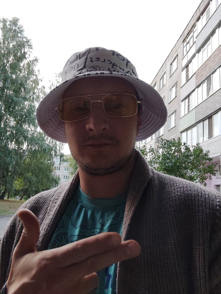  32208768  Andrey, 37 ,    