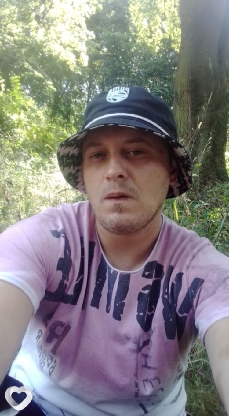  ,   Denis, 38 ,   ,   , c 