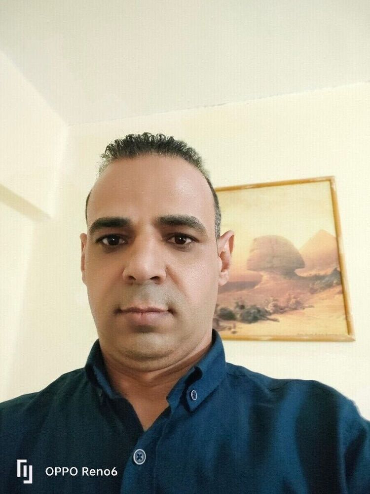  42032168  Emad, 43 ,    Al Ghardaqah