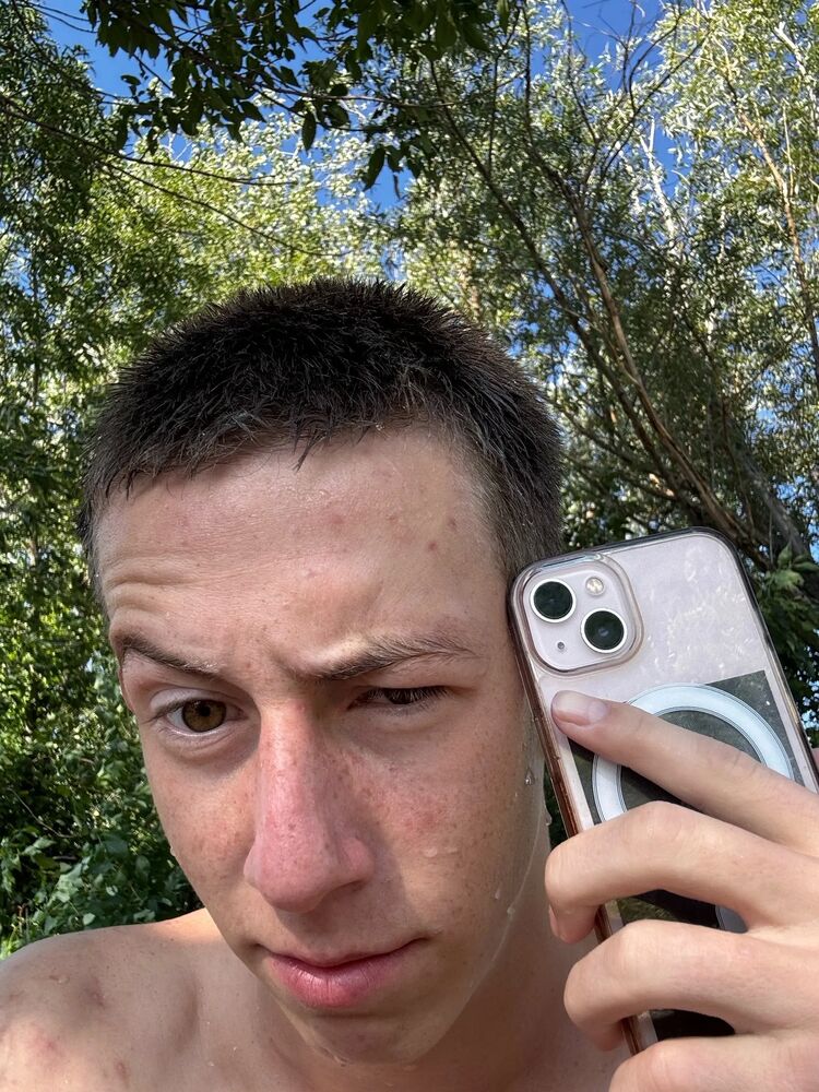  44273298  , 20 ,    