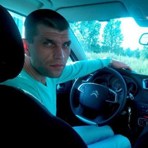  45726788  Denis, 46 ,    