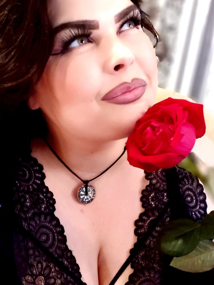  ,   Helga, 43 ,   ,   
