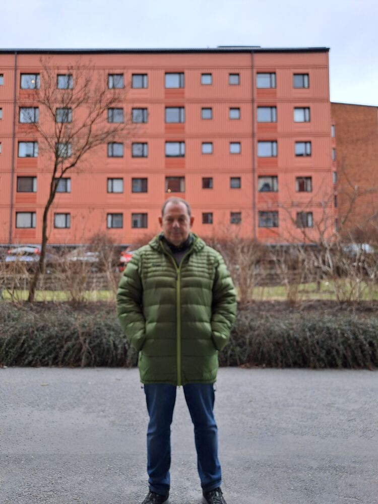  33515348  Ilia, 72 ,    Solna
