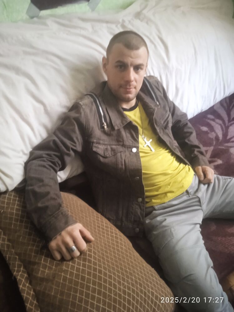  ,   Roman, 32 ,   ,   