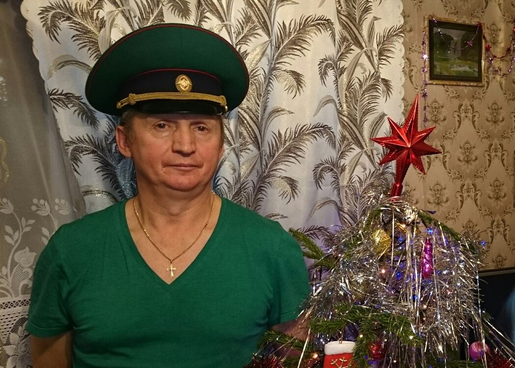  7423858  Oleg, 66 ,    --