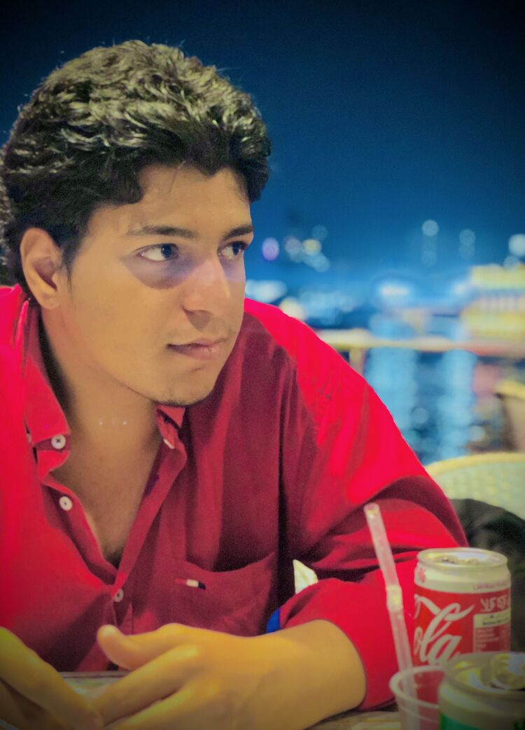  46772208  Badawi, 24 ,    