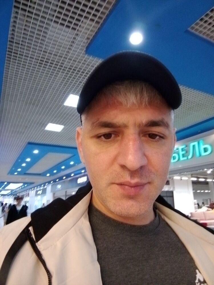  38615798  Nikolay, 40 ,    