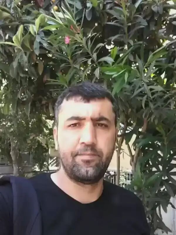  46697768  Grek, 39 ,    