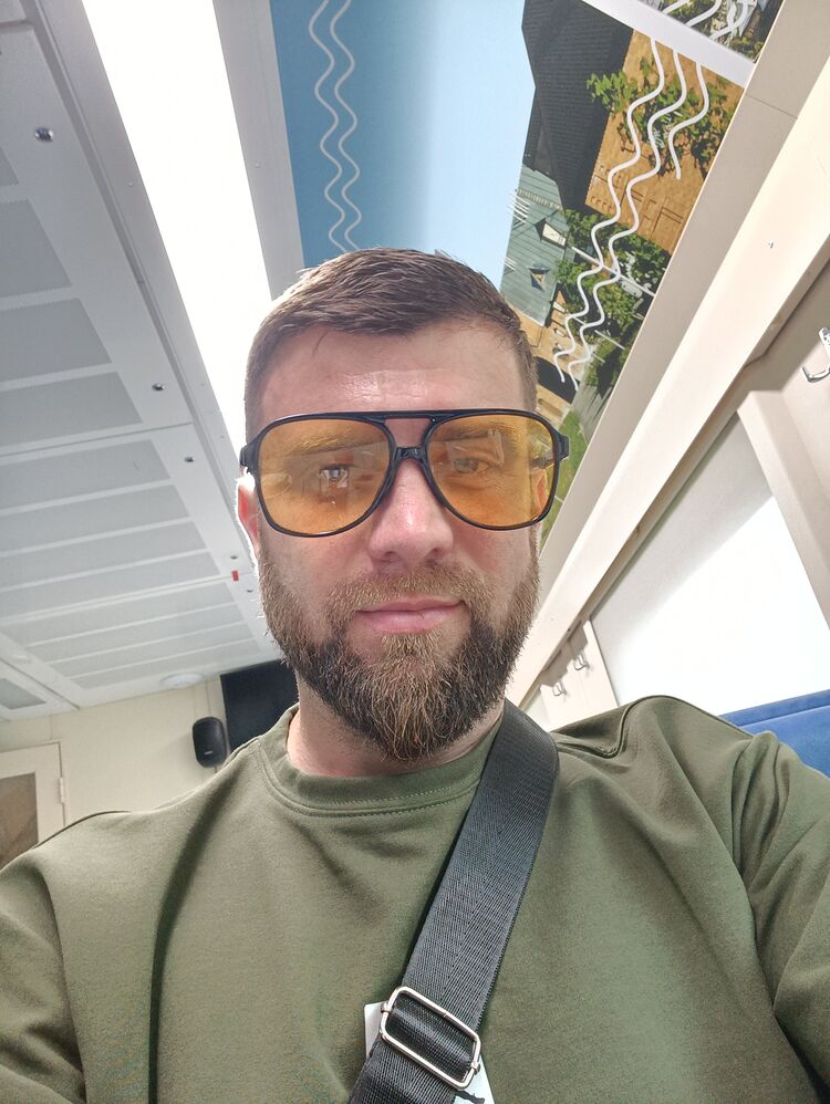  44728918  , 31 ,    