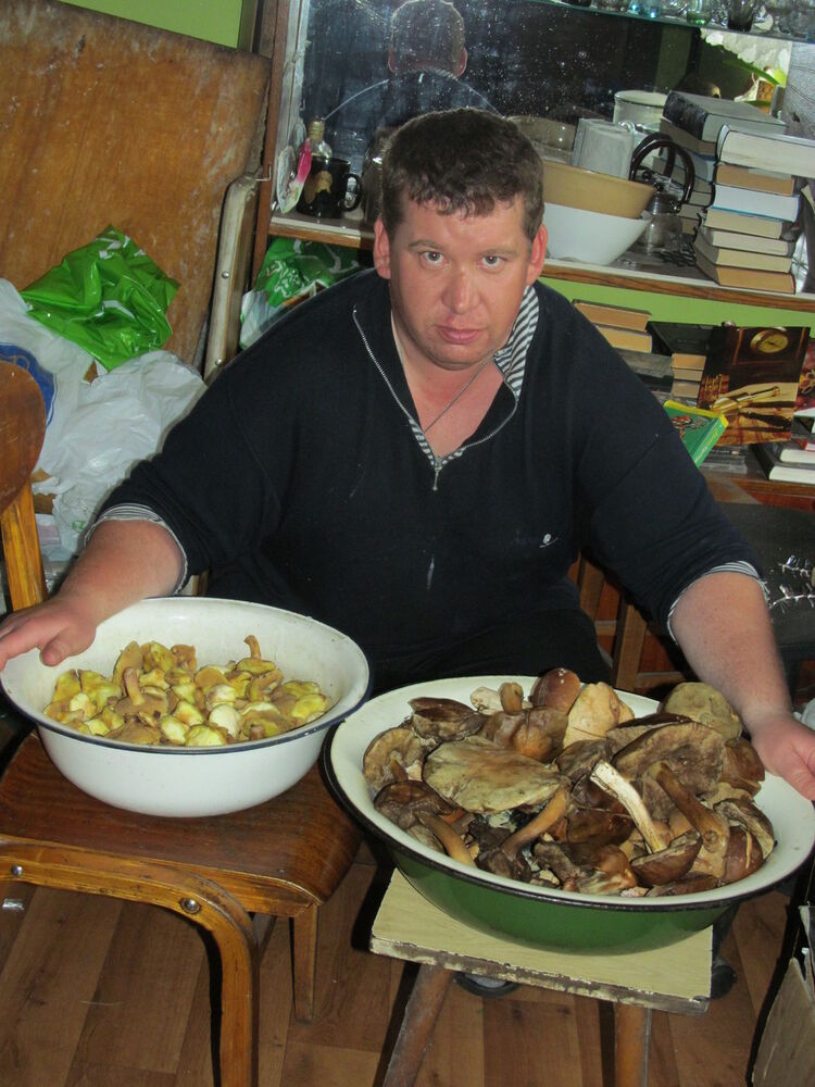  9814198  Andrey, 42 ,    