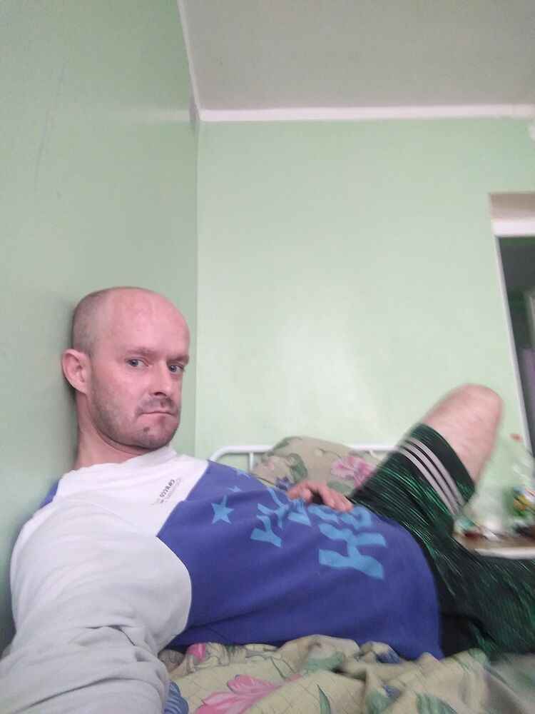  ,   Paha, 43 ,   ,   , c 