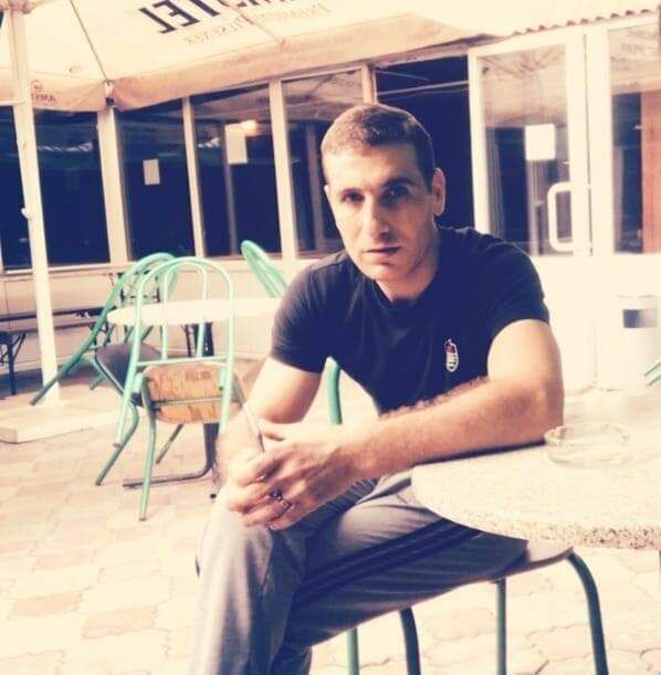  23722878  Artur, 33 ,    