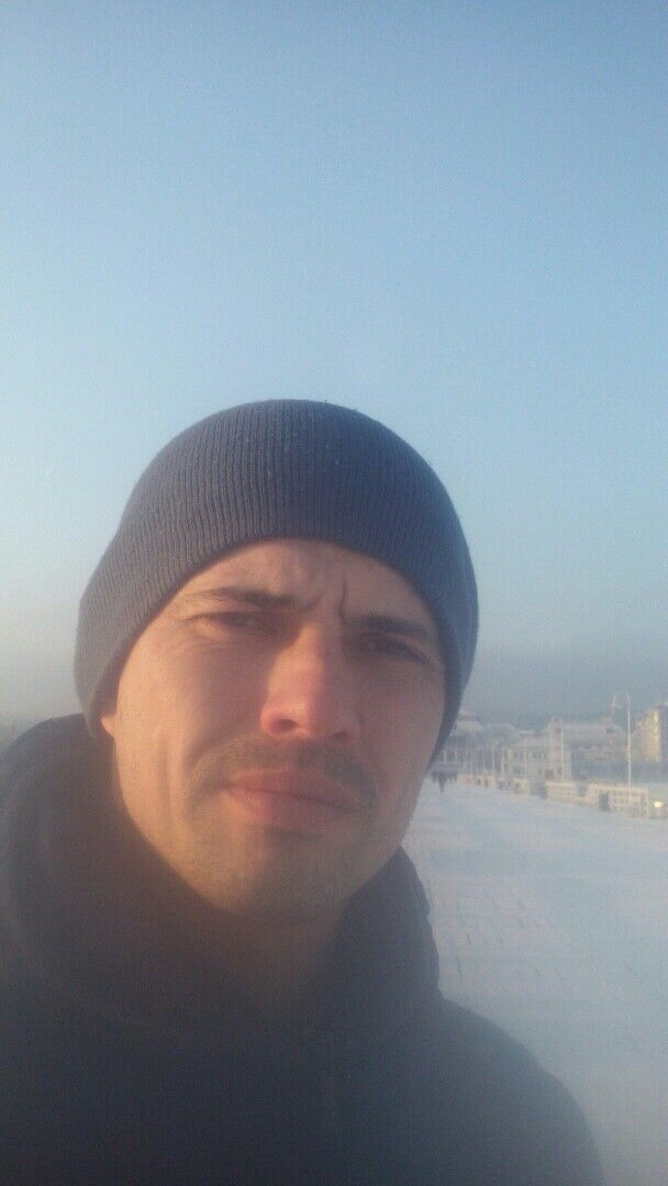  16119698  Djoni, 40 ,    