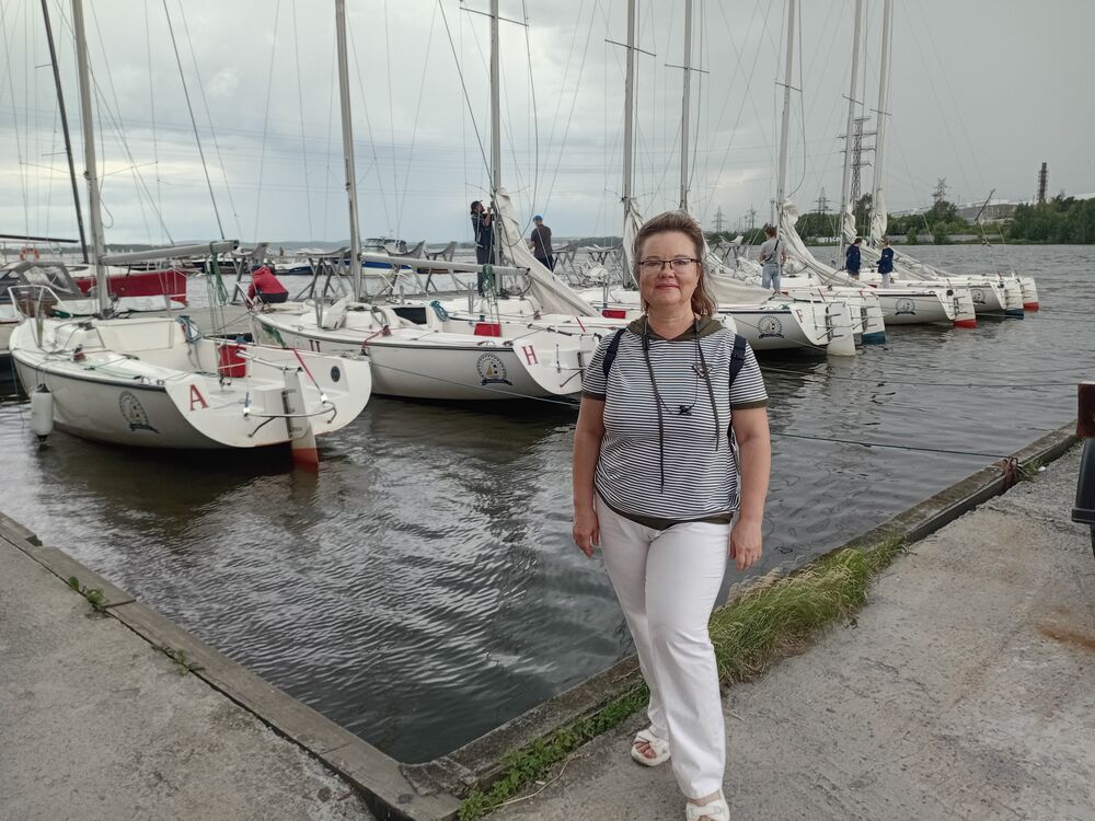  ,   Regi, 52 ,     , c 