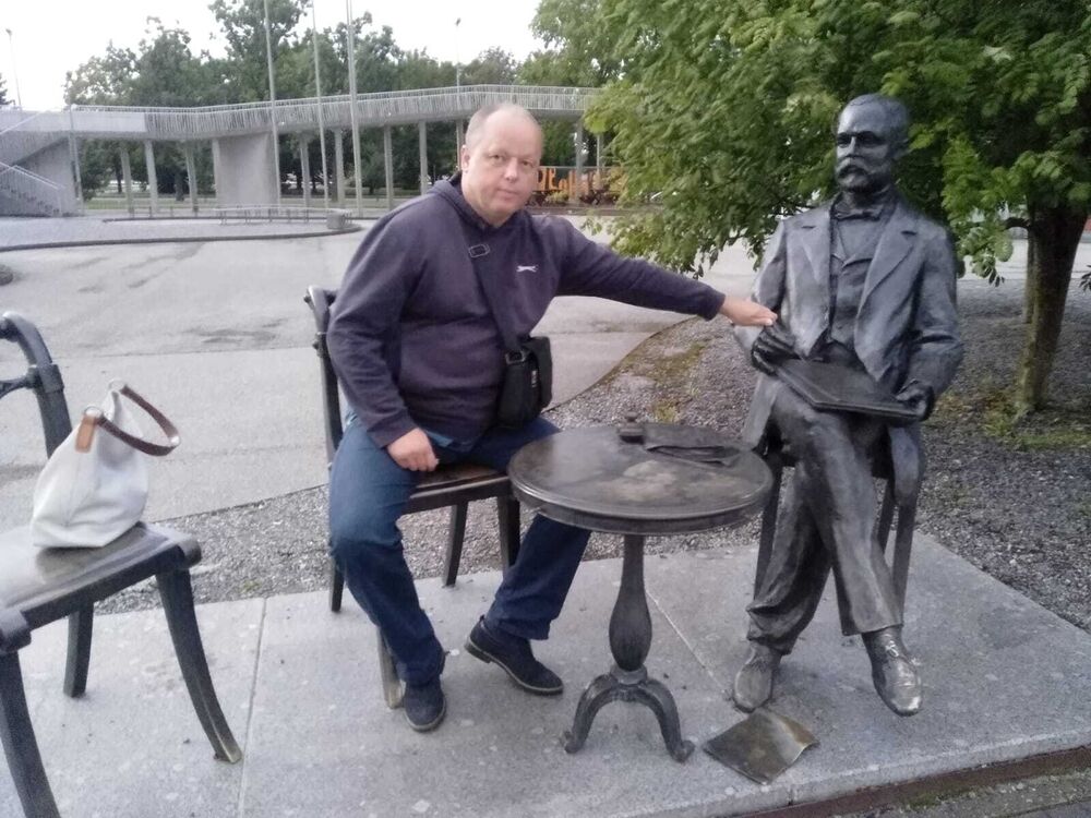  42913858  Oleg, 49 ,    