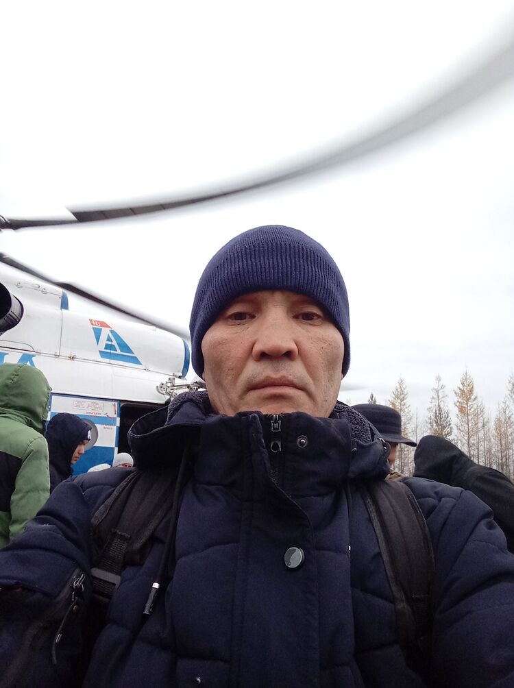  31571398  Sergei, 44 ,    