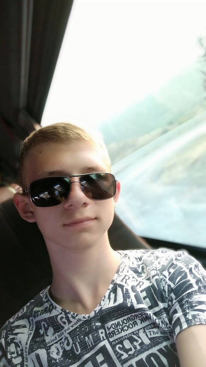  17442418  Alex, 25 ,    