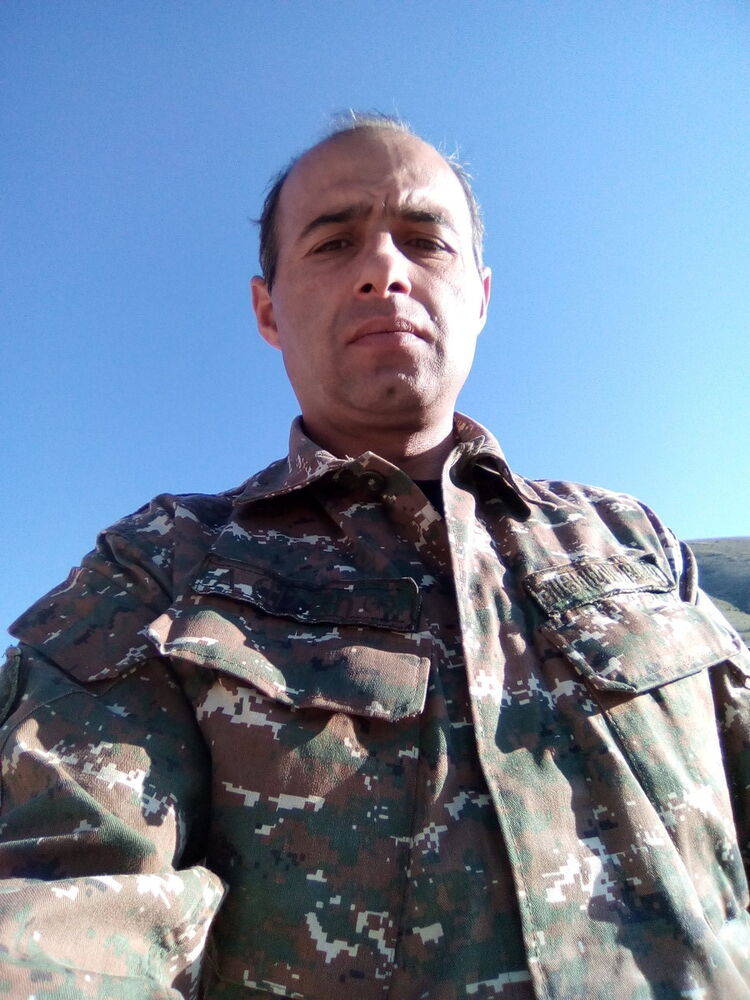  ,   Serge, 46 ,   ,   , c , 