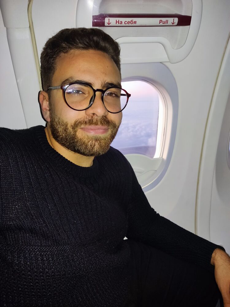  31644118  Mokhomed, 26 ,    