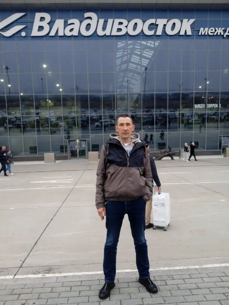  33210908  Artour, 40 ,    