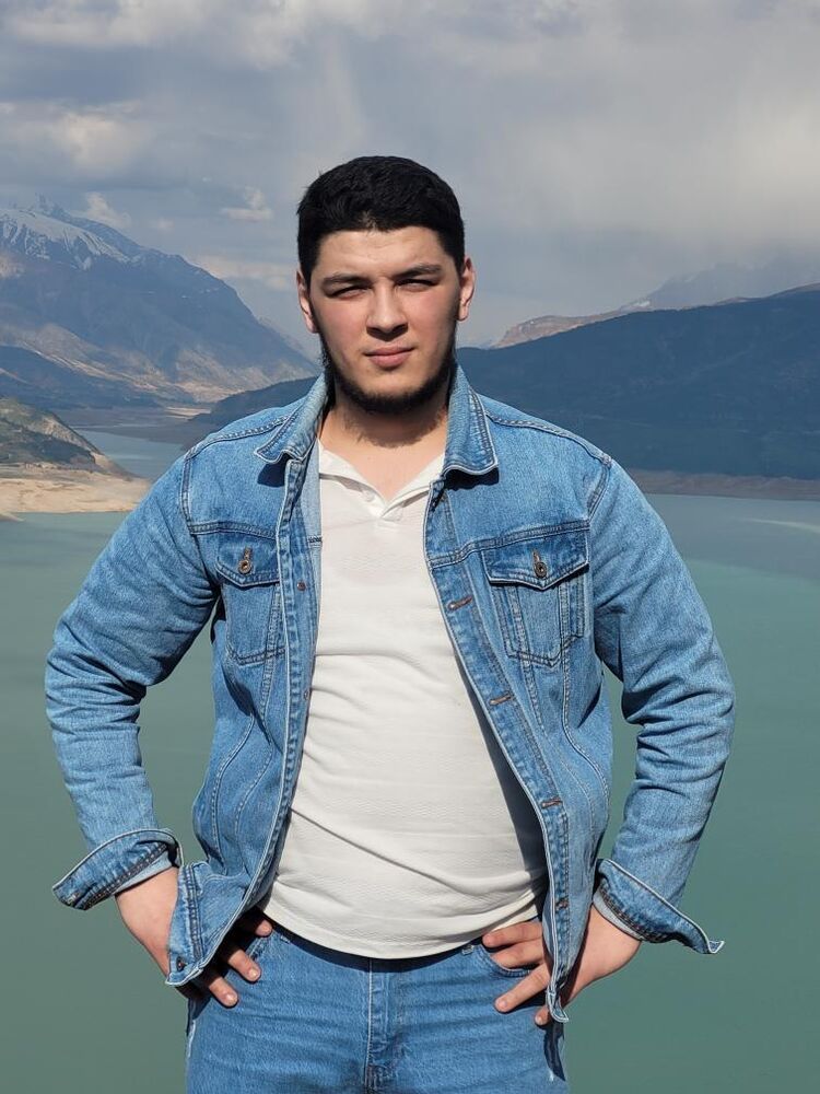  33415358  Farrux, 22 ,    
