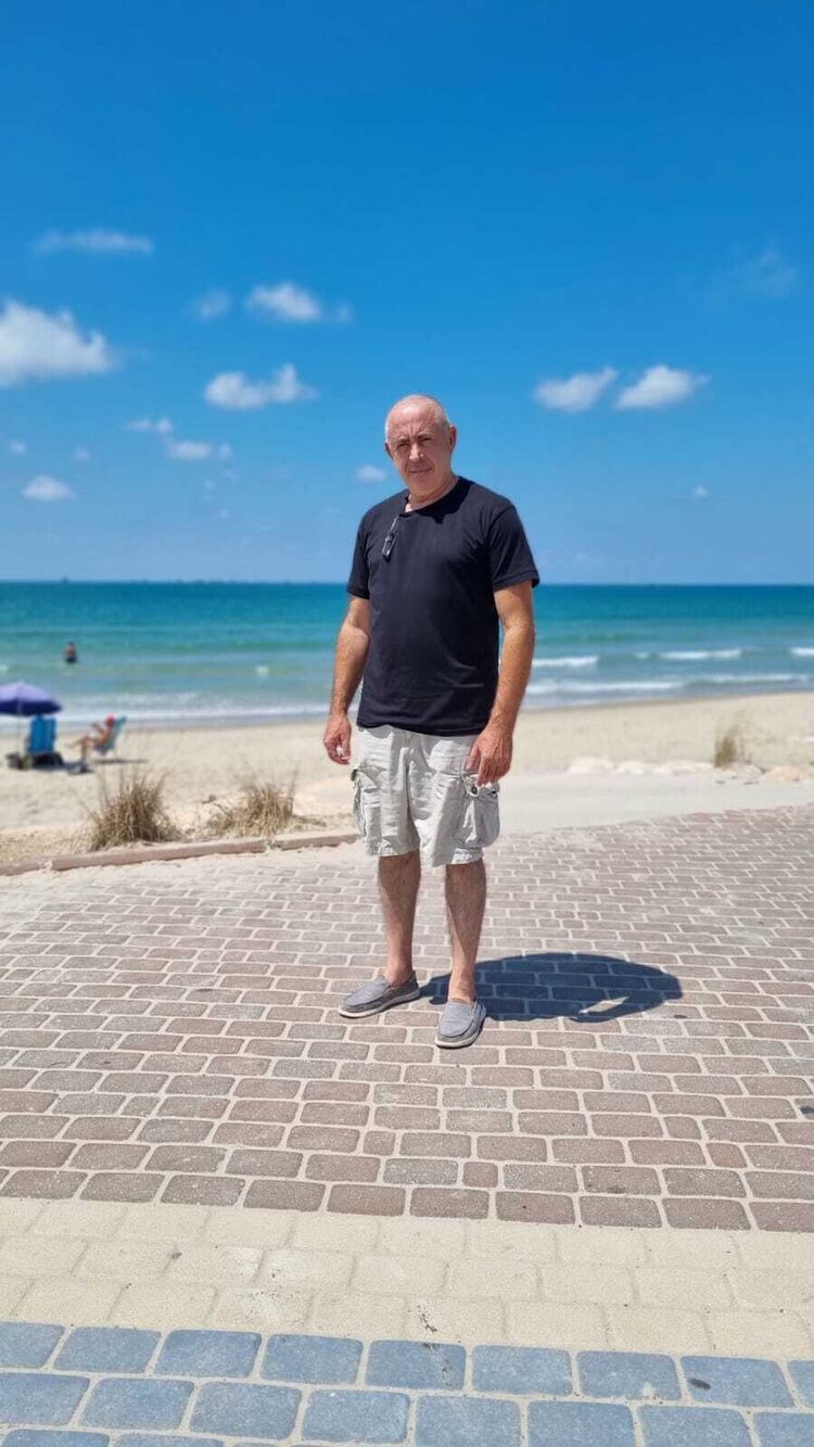  54642718  Vitali, 55 ,    Karmi'el