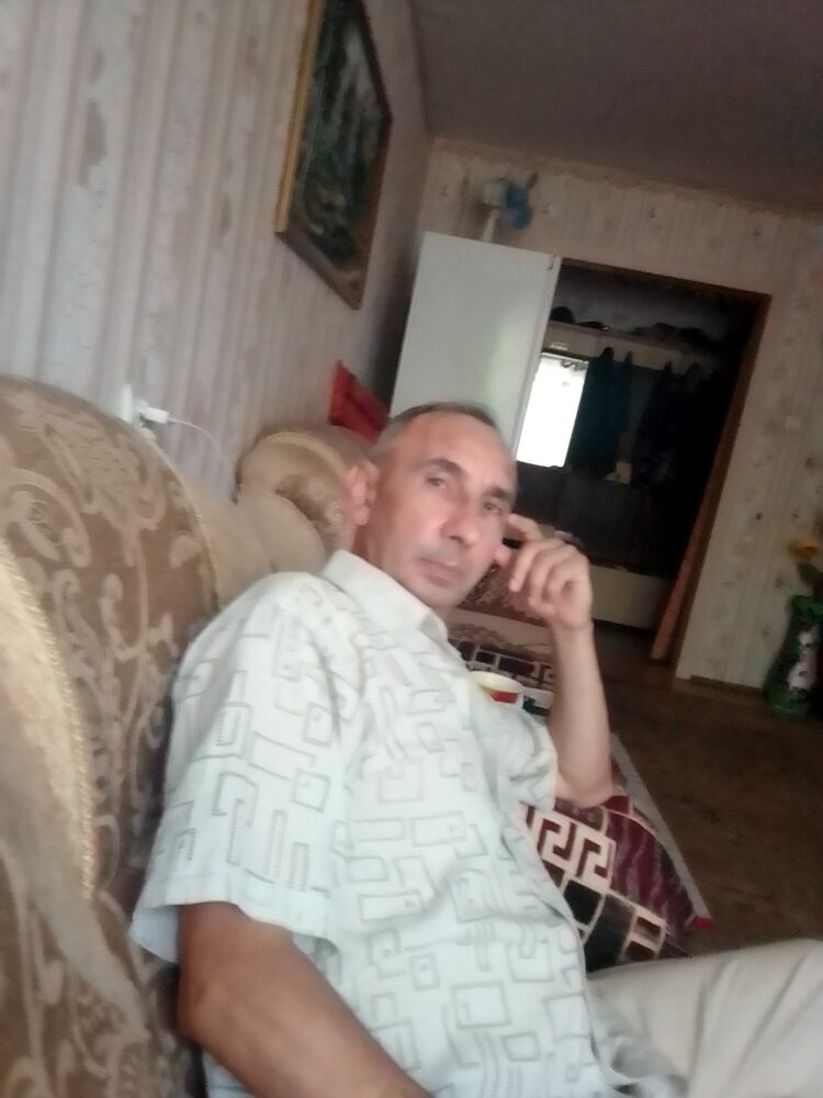  41774678  Dmitrij, 51 ,    