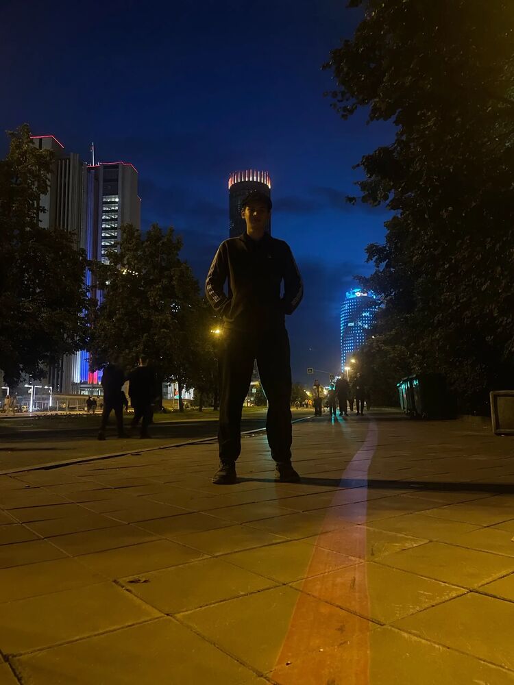  53196998  Alexey, 24 ,     