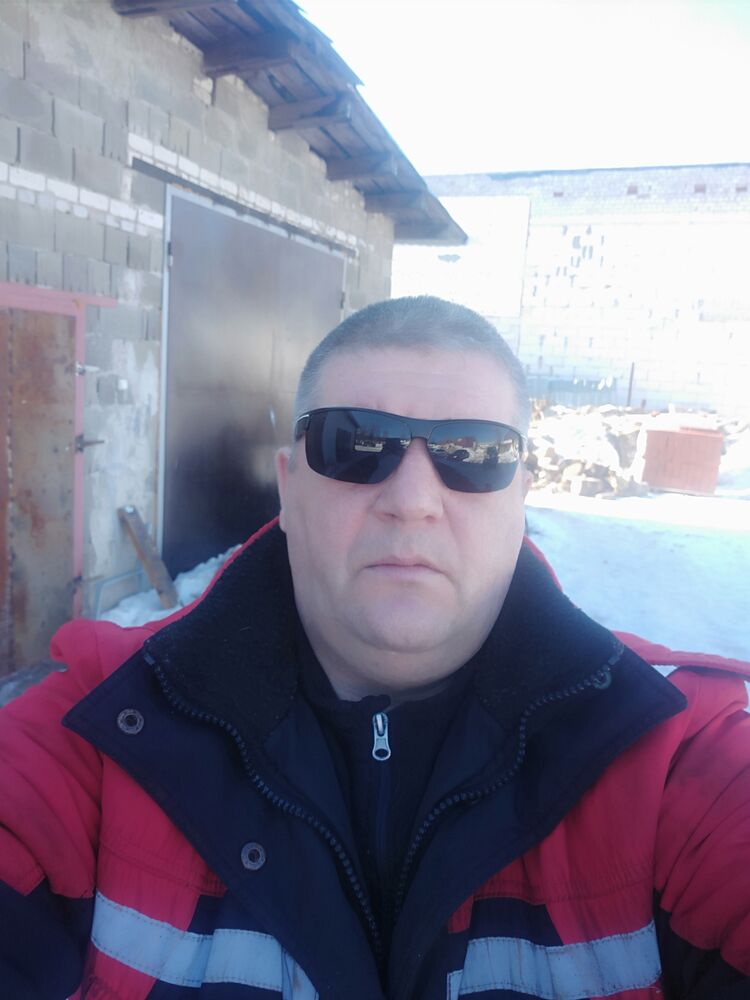  25426498  Vlera, 49 ,    
