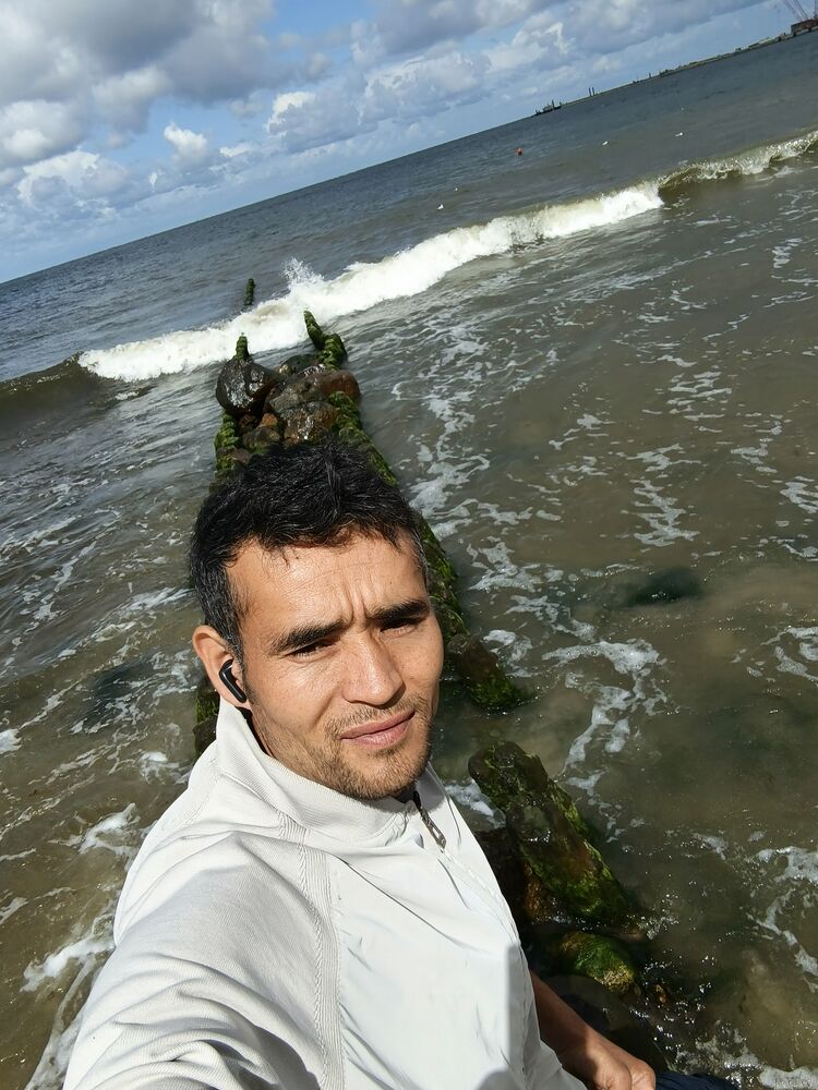  53969038  Tulqinboy, 32 ,    